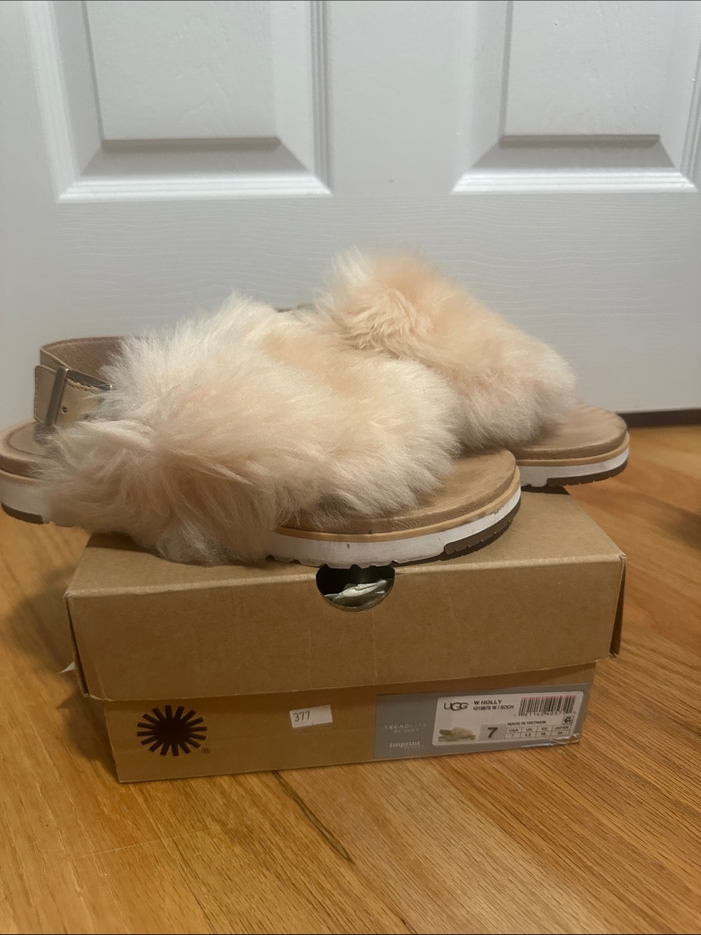 UGG Women's Fluff Slide Sandal in Beige Fur